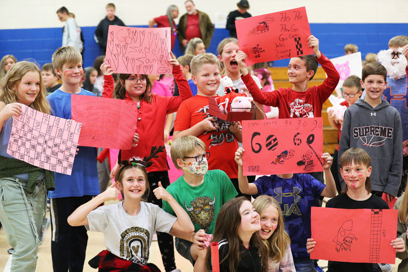 Cedar Hollow Elementary pig races